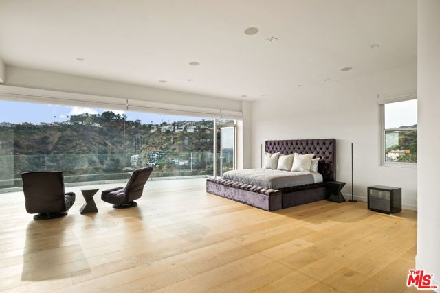7868 Electra Drive, Los Angeles CA: https://media.crmls.org/mediaz/966b12c7-9efc-4c6b-89b3-e93d6076e311.jpg