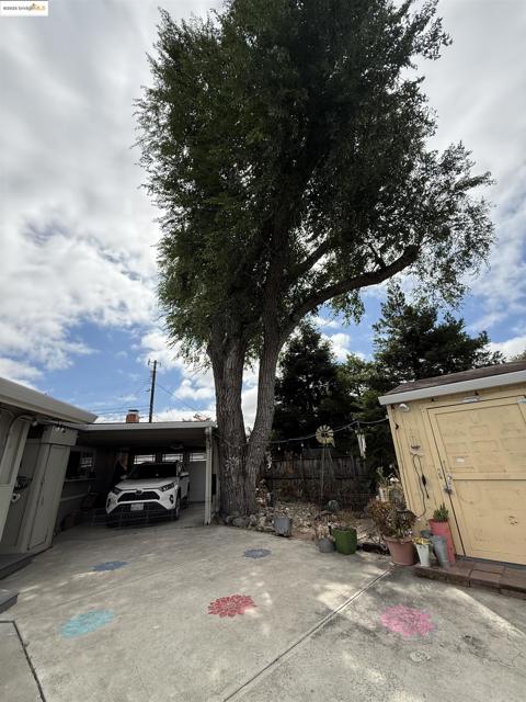 2821 Ponderosa Drive, Concord CA: https://media.crmls.org/mediaz/966b1b3e-309c-4f9b-b11f-f8b96d8bd3ad.jpg
