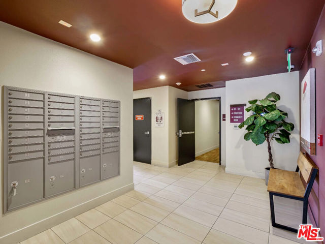 5825 Camerford, Los Angeles CA: https://media.crmls.org/mediaz/966b54b8-44a3-4fe4-aeb7-b9905946020c.jpg
