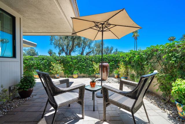 9 Furman Court, Rancho Mirage CA: https://media.crmls.org/mediaz/966c2196-bb31-45e4-a987-09e2abbb4533.jpg