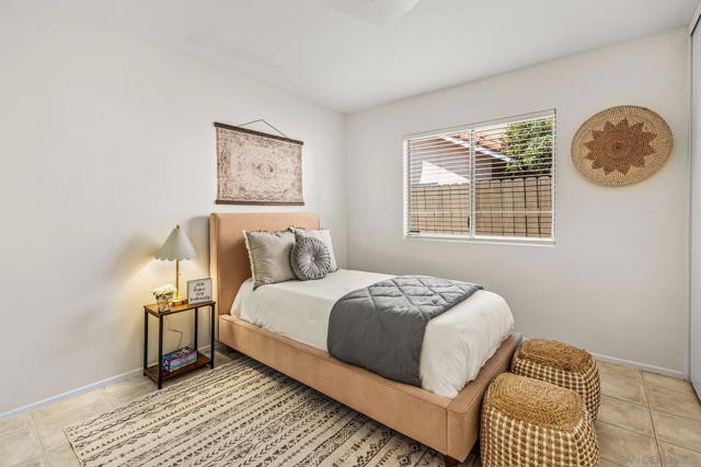 5341 Gooseberry Way, Oceanside CA: https://media.crmls.org/mediaz/966de23b-1402-445b-bfdf-70b47c00eee7.jpg