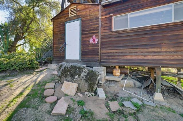 602 Starbright Ln, Alpine CA: https://media.crmls.org/mediaz/966e4432-a0dc-48ff-aeba-7f19a57cf79d.jpg