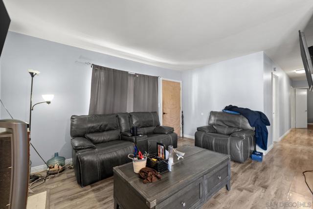 4015 Boston Ave, San Diego CA: https://media.crmls.org/mediaz/966e50d0-ddf9-4580-a89a-b3a10c5b8820.jpg