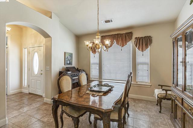 Image 15 of 40 For 8585 Whispering Oaks Rd