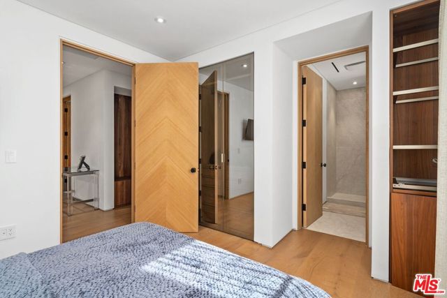 16015 Valley Wood Road, Sherman Oaks CA: https://media.crmls.org/mediaz/966ee096-69a2-4811-b0fe-5d652efdc830.jpg