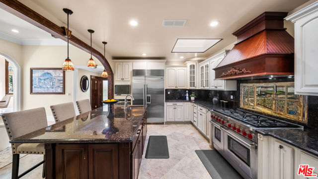 10801 Bothwell Road, Chatsworth CA: https://media.crmls.org/mediaz/966f940a-10a0-4684-a88c-ffea5bcb4ce5.jpg