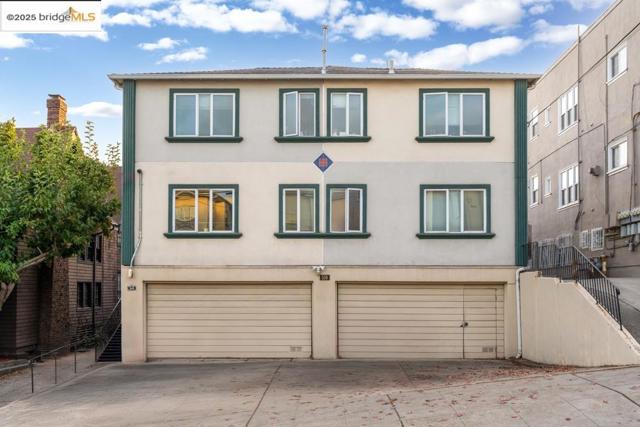 539 Mandana, Oakland CA: https://media.crmls.org/mediaz/96709d5f-c19b-410e-8d89-88544b0e7e15.jpg