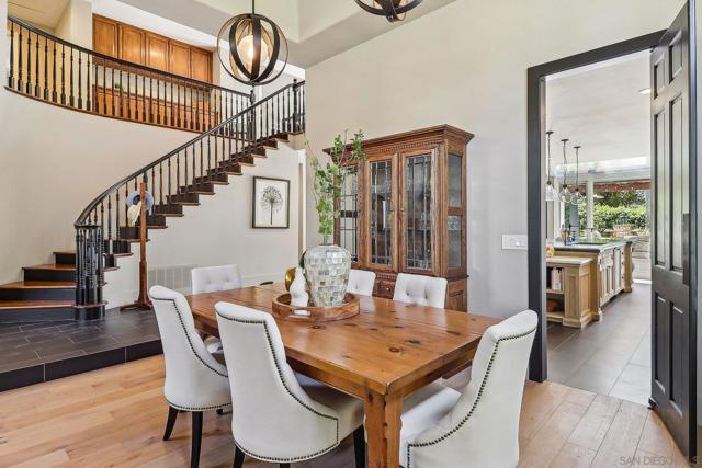 4961 Concannon Ct, San Diego CA: https://media.crmls.org/mediaz/96713020-8d44-4406-92c6-5bb62f27a09c.jpg