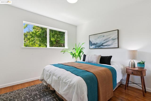 2309 Potrero Ct, Pinole CA: https://media.crmls.org/mediaz/9671bb5d-915c-4b7f-82c4-d9bce199ed10.jpg