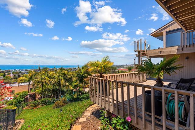 2150 Balboa Ave, Del Mar CA: https://media.crmls.org/mediaz/9671ccf7-1b0a-409d-b958-7c4ee7420dc8.jpg