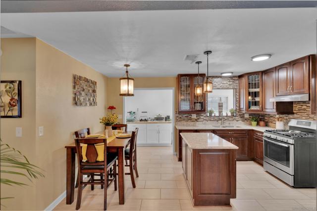 Image 9 of 58 For 44673 Holtville Avenue