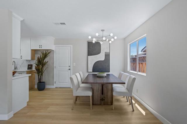 2713 Babe Ruth Drive, San Jose CA: https://media.crmls.org/mediaz/9671edb3-339b-4906-8762-68c328fa80c8.jpg
