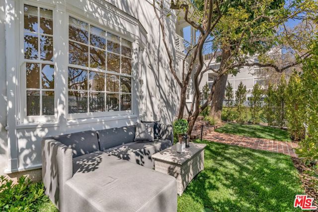 135 South Linden Drive photo 41