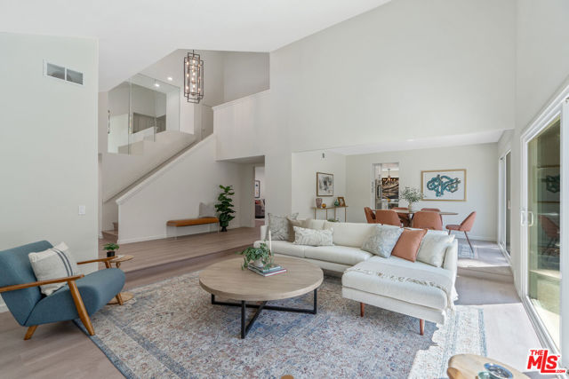 19 Rippling, Irvine CA: https://media.crmls.org/mediaz/9672f7f1-b03a-4107-823e-f3816086a170.jpg