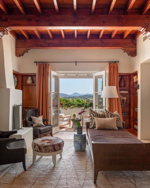 17484 El Vuelo, Rancho Santa Fe CA: https://media.crmls.org/mediaz/9673a32f-1ba1-40a8-9a66-712b2fa78ea4.jpg