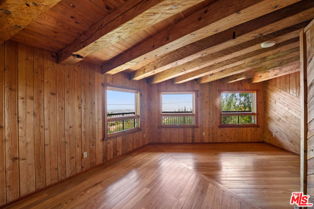 440 Mariposa Drive, Ventura CA: https://media.crmls.org/mediaz/96749c32-0666-42d6-a115-26dc43a62485.jpg