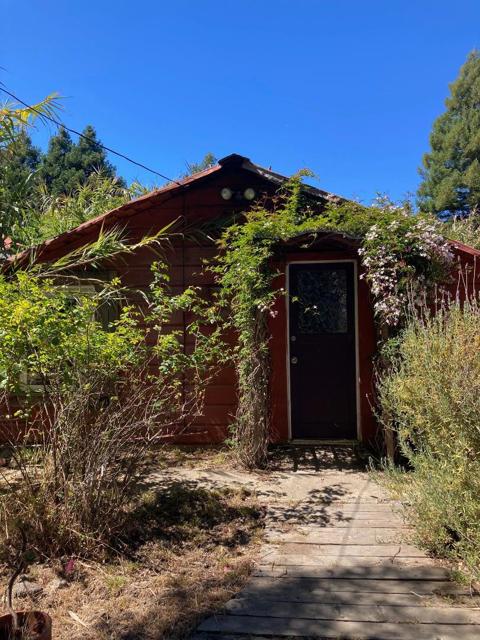 514 Meder Street, Santa Cruz CA: https://media.crmls.org/mediaz/96751df7-8cda-428a-9d06-da739d82d079.jpg