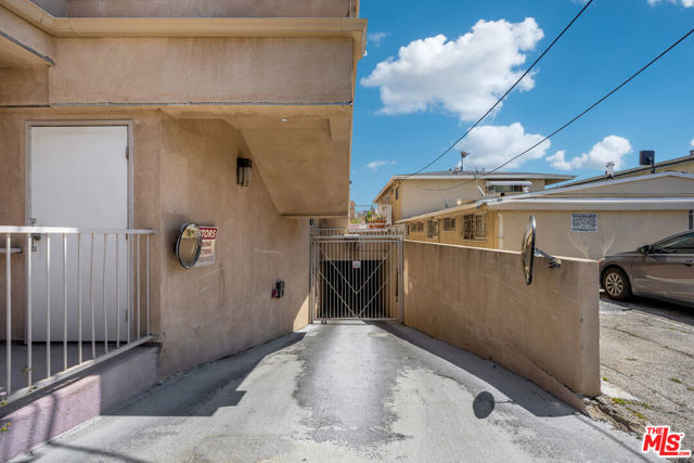 1409 Armacost Avenue, Los Angeles CA: https://media.crmls.org/mediaz/9675c398-f4c2-450c-a738-67c83b31c6fb.jpg