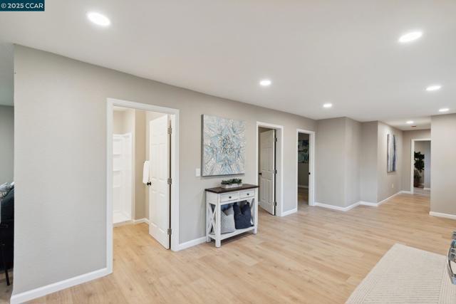 325 N 3rd Ave, Oakdale CA: https://media.crmls.org/mediaz/9675f093-bcd9-4d5d-a6f0-864311ddca05.jpg