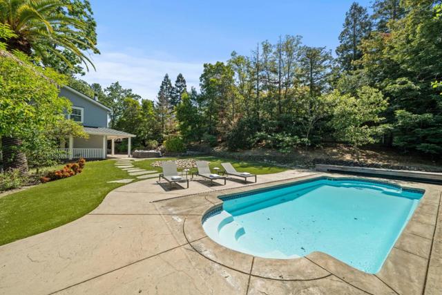 1353 Edgewood Road, Redwood City CA: https://media.crmls.org/mediaz/96761fde-7c85-46c0-9e49-a8bb606e31ed.jpg