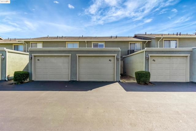 5333 Park Highlands Blvd, Concord CA: https://media.crmls.org/mediaz/96763393-cd46-469b-9730-ffdf61a572cd.jpg