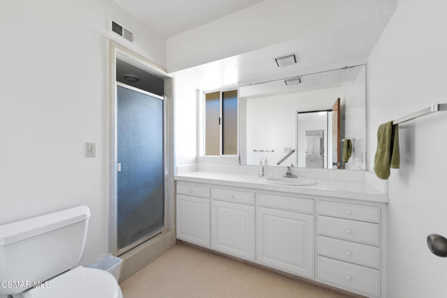 1140 San Clemente Way, Camarillo CA: https://media.crmls.org/mediaz/96768875-3c14-41a7-83d1-4a88f5de795c.jpg