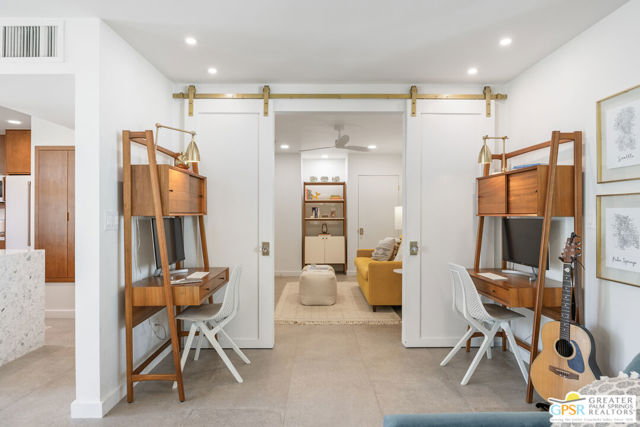 1821 Sandcliff Road, Palm Springs CA: https://media.crmls.org/mediaz/9676c873-3340-438c-8729-cfec620596cd.jpg