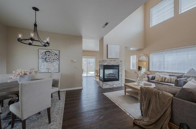 18106 Stonehaven, Salinas CA: https://media.crmls.org/mediaz/96773326-f1d4-441c-84b6-e8afbfc864c8.jpg