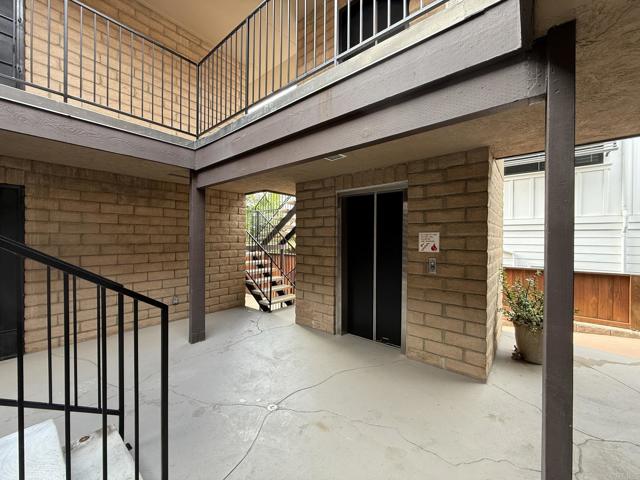 Detail Gallery Image 34 of 42 For 941 D Avenue, Coronado,  CA 92118 - 2 Beds | 1 Baths