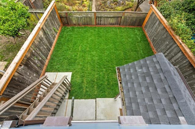 330 Avenue Cabrillo, El Granada CA: https://media.crmls.org/mediaz/967759b1-604a-4d93-98b7-3ede8410e5d3.jpg