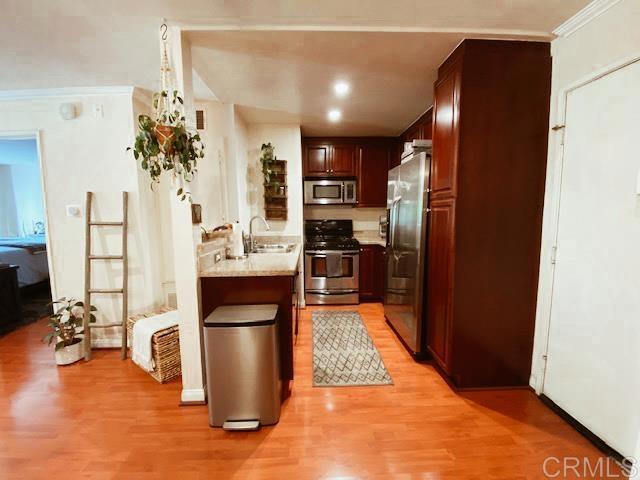 5520 Owensmouth Ave, 103 photo 2