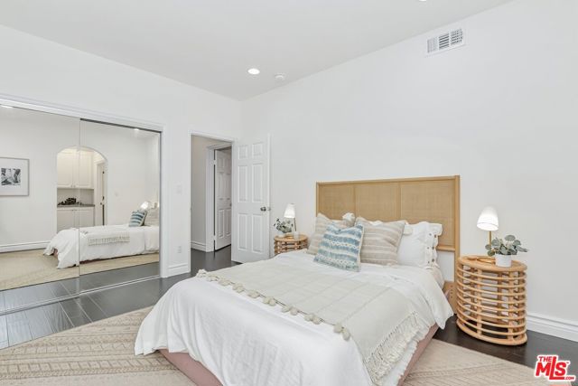 640 Sweetzer Avenue, Los Angeles, California 90048, 2 Bedrooms Bedrooms, ,3 BathroomsBathrooms,Townhouse,For Sale,Sweetzer,24421759