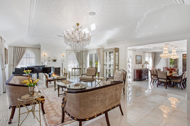 848 Greenridge Drive, La Canada Flintridge CA: https://media.crmls.org/mediaz/9678ba68-cdb2-4bdf-81f9-dde76069998a.jpg