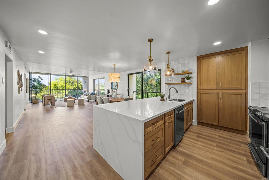 2500 Torrey Pines Rd - photo 11