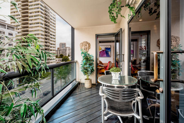 Detail Gallery Image 17 of 33 For 10724 Wilshire Bld #607,  Los Angeles,  CA 90024 - 3 Beds | 4 Baths