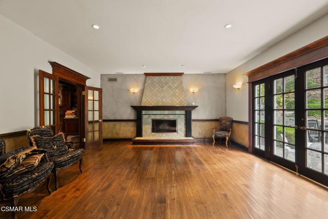 1561 Lookout Drive, Agoura Hills CA: https://media.crmls.org/mediaz/9679bda5-b8be-48d0-a5bd-116a4a69c2d4.jpg