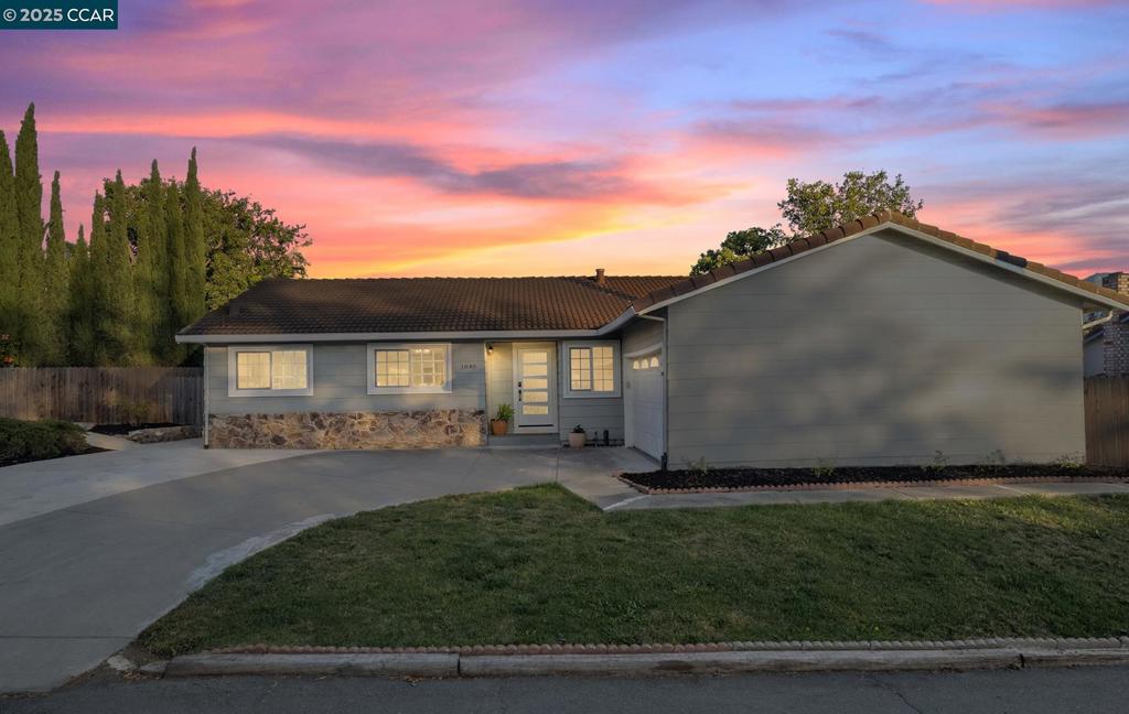 1840 Leo Ln