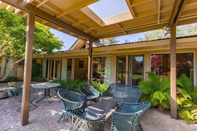 86 Belbrook Way, Atherton CA: https://media.crmls.org/mediaz/967a4363-f2bd-4aa7-b23c-5234aeff840b.jpg