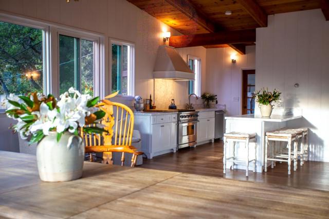 233 Country Club Drive, Carmel Valley CA: https://media.crmls.org/mediaz/967a5597-3644-4c4b-aa02-1d2e8dda2801.jpg