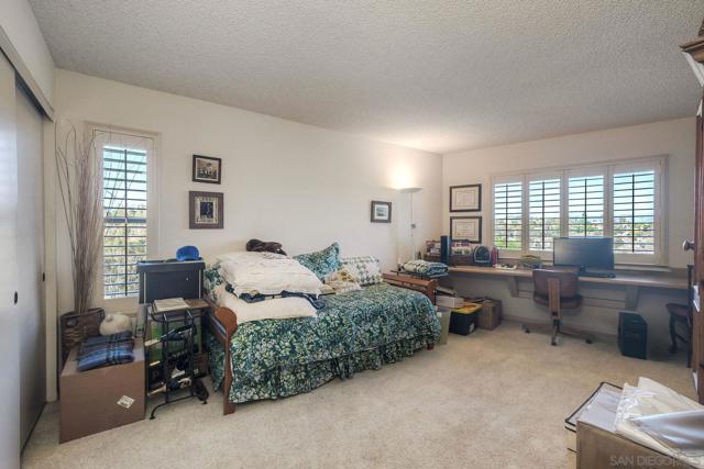 2848 Sunset Hills, Escondido CA: https://media.crmls.org/mediaz/967a5a48-2252-4fd7-bbd3-4a65ac45f038.jpg
