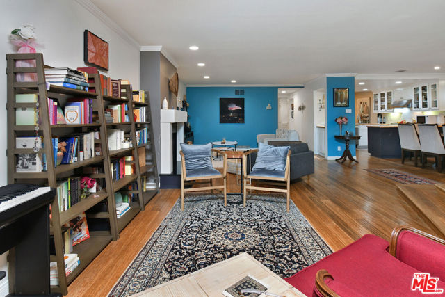 11687 Bellagio Road, Los Angeles CA: https://media.crmls.org/mediaz/967a8c31-4b81-45fe-80e4-ab25be28ae1d.jpg