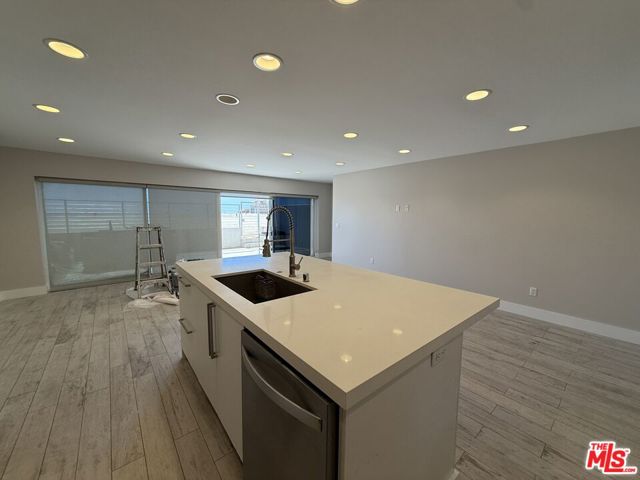 6955 Trolleyway, Playa del Rey CA: https://media.crmls.org/mediaz/967ab5e8-a942-42f6-9ba4-b21448acd526.jpg