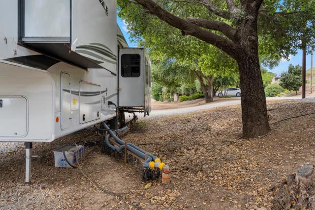 804 Comstock Road, Hollister CA: https://media.crmls.org/mediaz/967ba882-b1ba-4cf5-a0b9-90dfacd04625.jpg