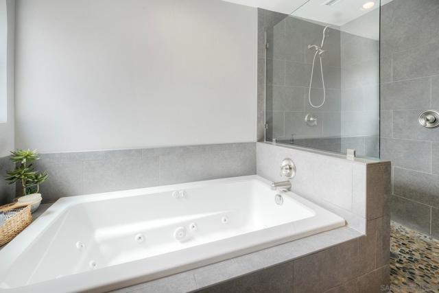 17240 Cuvee Ct, Poway CA: https://media.crmls.org/mediaz/967be76e-98e0-4ed2-89bb-a5d7c43e7010.jpg