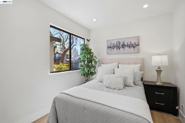 267 Famoso Plz, Union City CA: https://media.crmls.org/mediaz/967be8f1-d868-4c38-bc4e-6d9e47e5f341.jpg