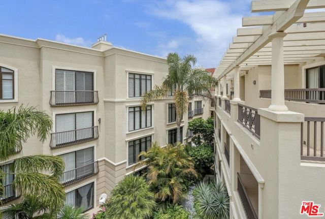 11847 Gorham Avenue, Los Angeles CA: https://media.crmls.org/mediaz/967c31c6-2c42-4f2e-bfee-bd9d321c504a.jpg