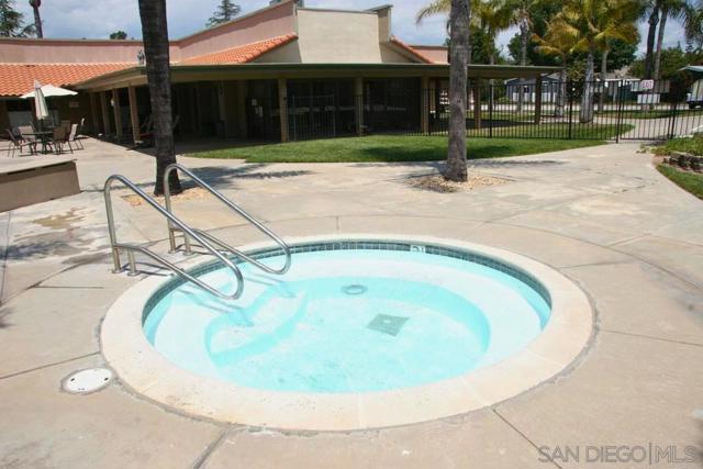 525 W El Norte Parkway, Escondido CA: https://media.crmls.org/mediaz/967c3cb6-c5ad-4255-827b-0c9bc8c9c1e1.jpg