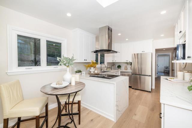 3803 Hamilton Way, Redwood City CA: https://media.crmls.org/mediaz/967cb52e-24b7-49f9-b4cc-8fd27bae4418.jpg