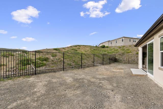 1238 Topanga Dr, San Marcos CA: https://media.crmls.org/mediaz/967d1b2a-d53c-4164-9dcb-d9b670b61a0d.jpg