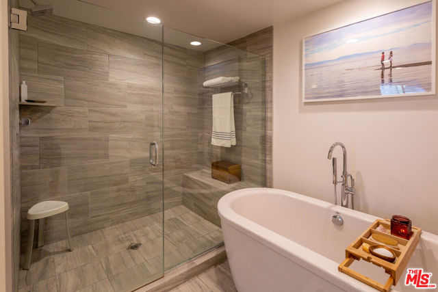 4240 Laurel Canyon Boulevard, Studio City CA: https://media.crmls.org/mediaz/967d1e8d-8e30-401b-b14c-57ce9c390939.jpg
